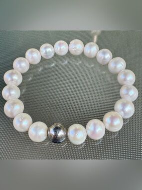 Michael Hill Stretch White Cultured Pearl Bracelet with Sterling Silver Bead